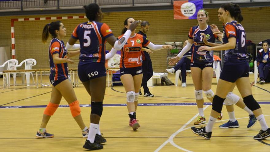 Las jugadoras del ESD Granadas de Elche celebran un punto