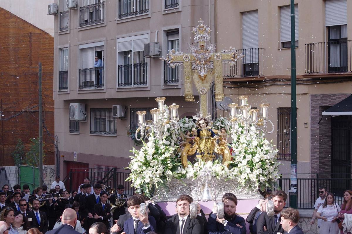 Procesión de la Santa Cruz Torre del Ángel de Salesianos en Málaga
