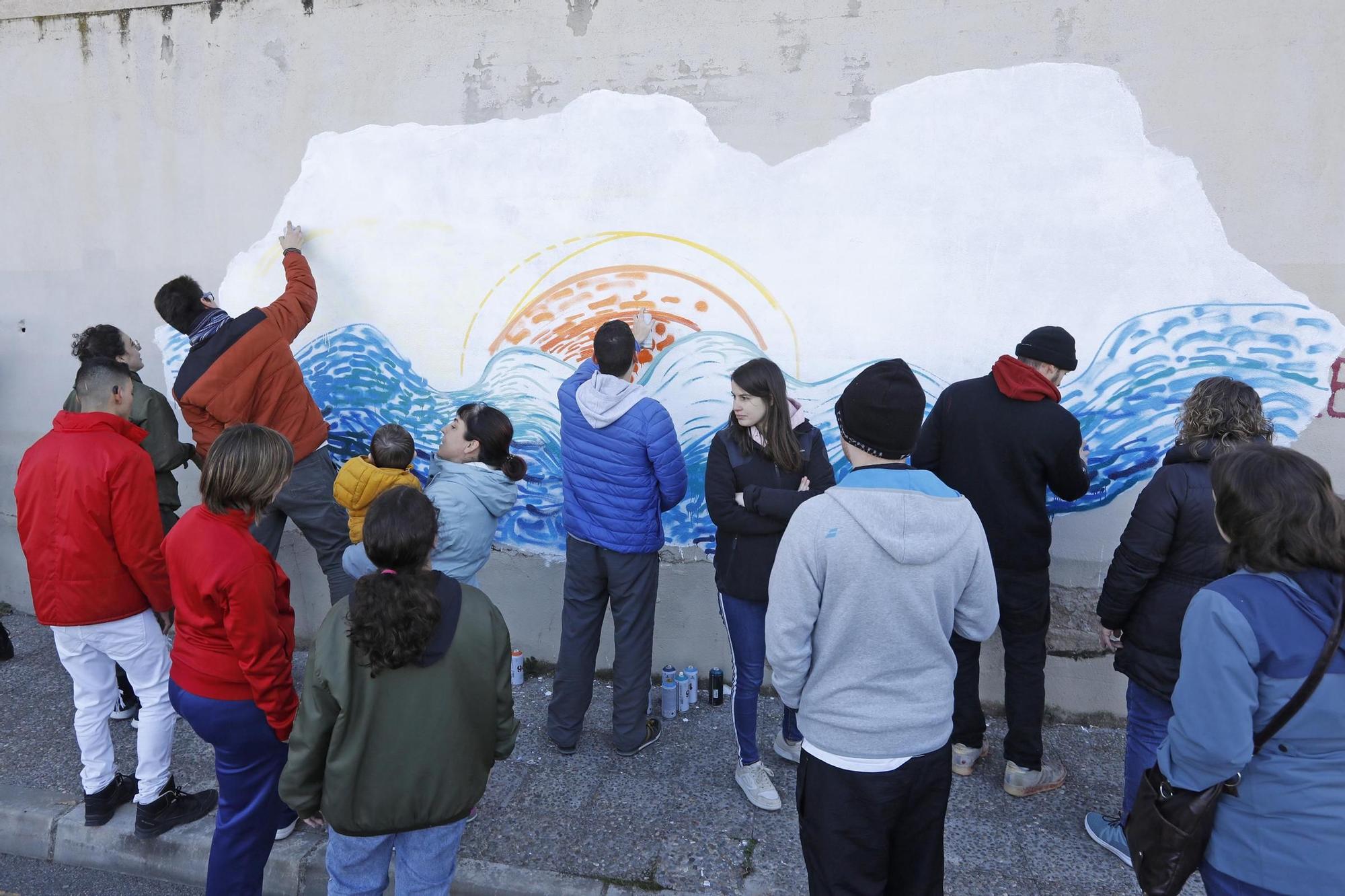 La fundació Elna pinta un mural per a reivindicar els drets de les persones amb discapacitat