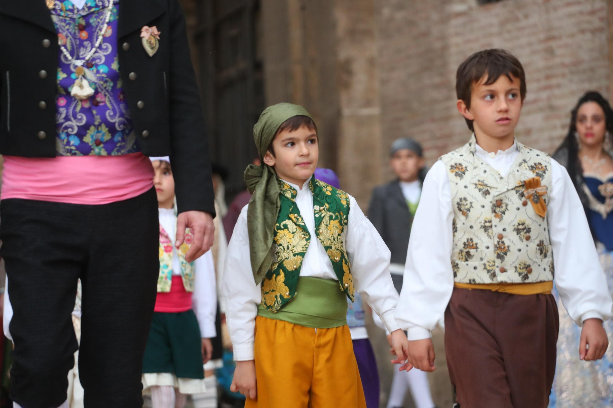 Búscate en el primer día de ofrenda por la calle de la Paz (entre las 15:30 a las 17:00 horas)