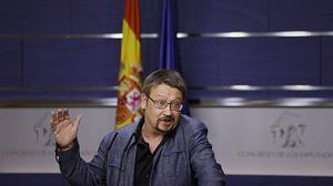 Compareixença de Xavier Domènech després de reunir-se amb el Rei. El polític d’En Comú Podem ha dit al PSOE: “Si vol parlar seriosament estem aquí, però prou de bromes”.