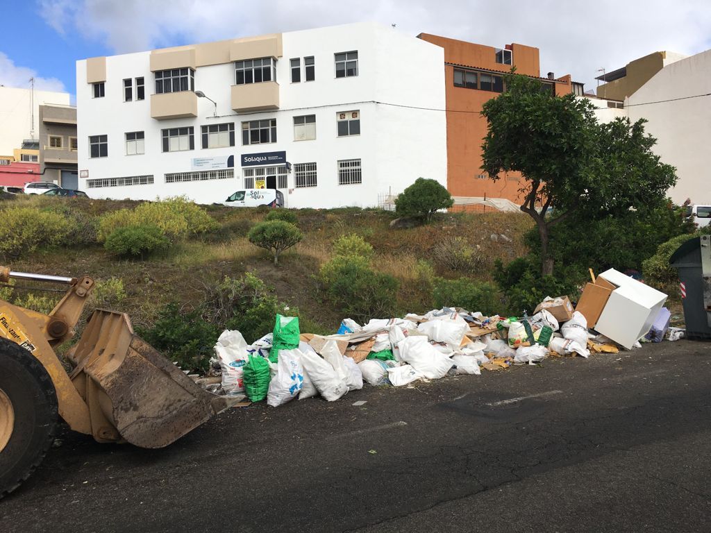 Limpieza recoge 21.000 kilos de escombros vertidos ilegalmente en La Herradura