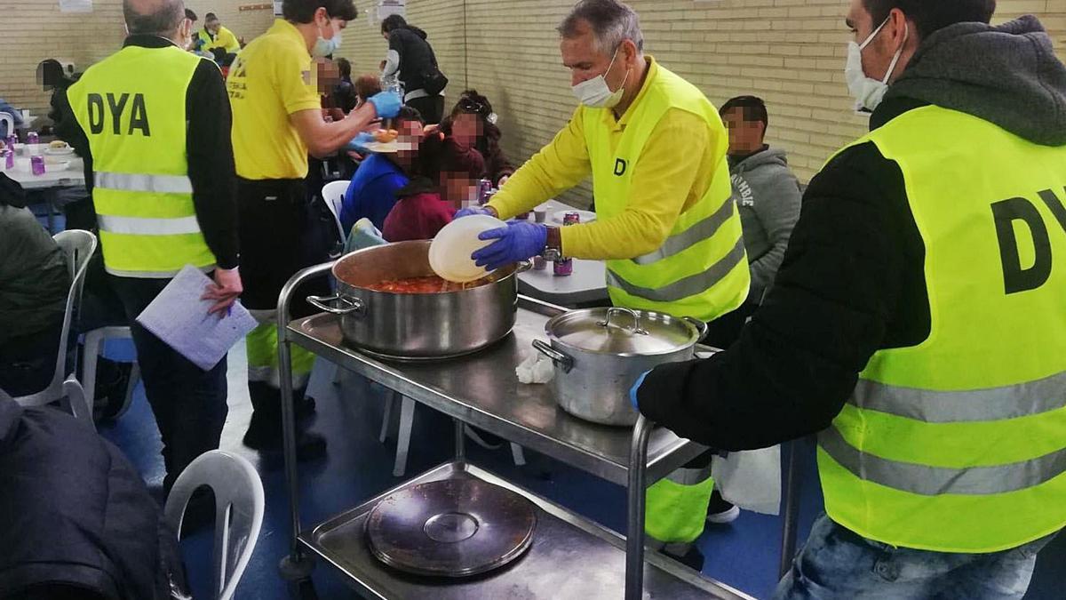 El polideportivo de El Toscar, habilitado para personas sin hogar durante los primeros meses de la pandemia.