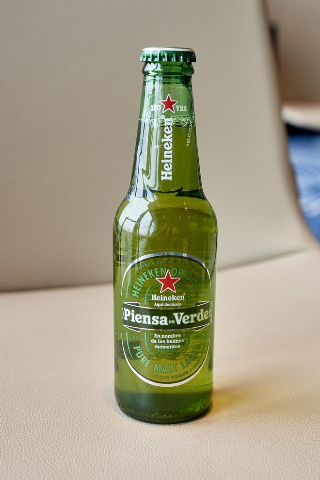 Heineken - Botella cerveza eslogan piensa en verde