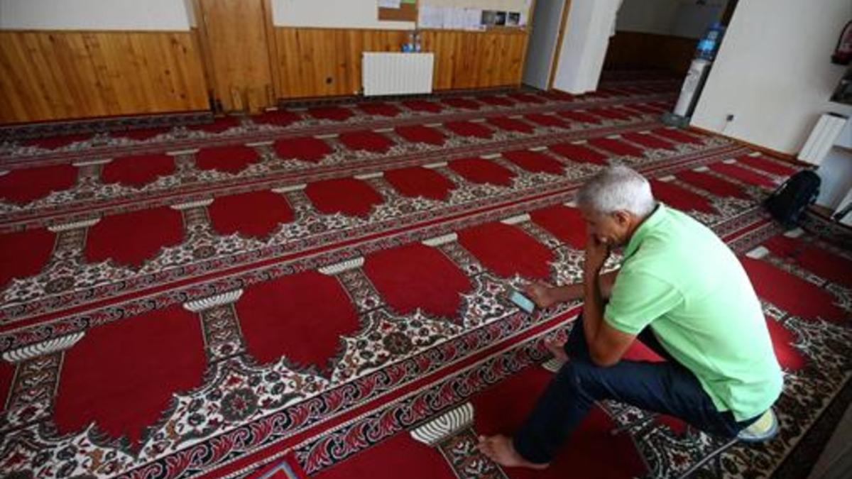 Interior de la mezquita de Ripoll, de la que fue imán el yihadista Es Satty.