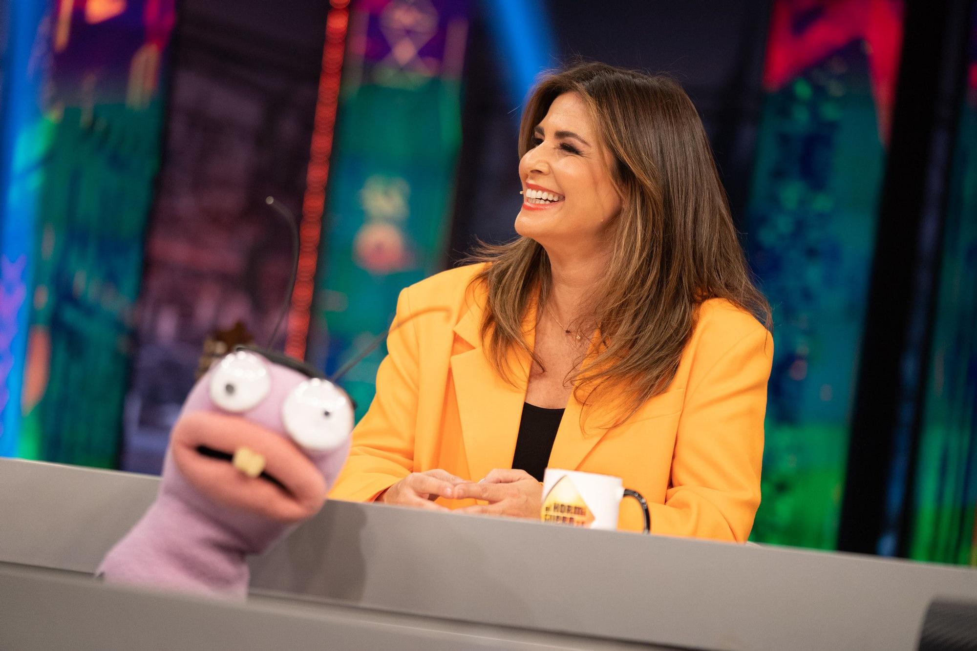 Nuria Roca con americana naranja de El hormiguero