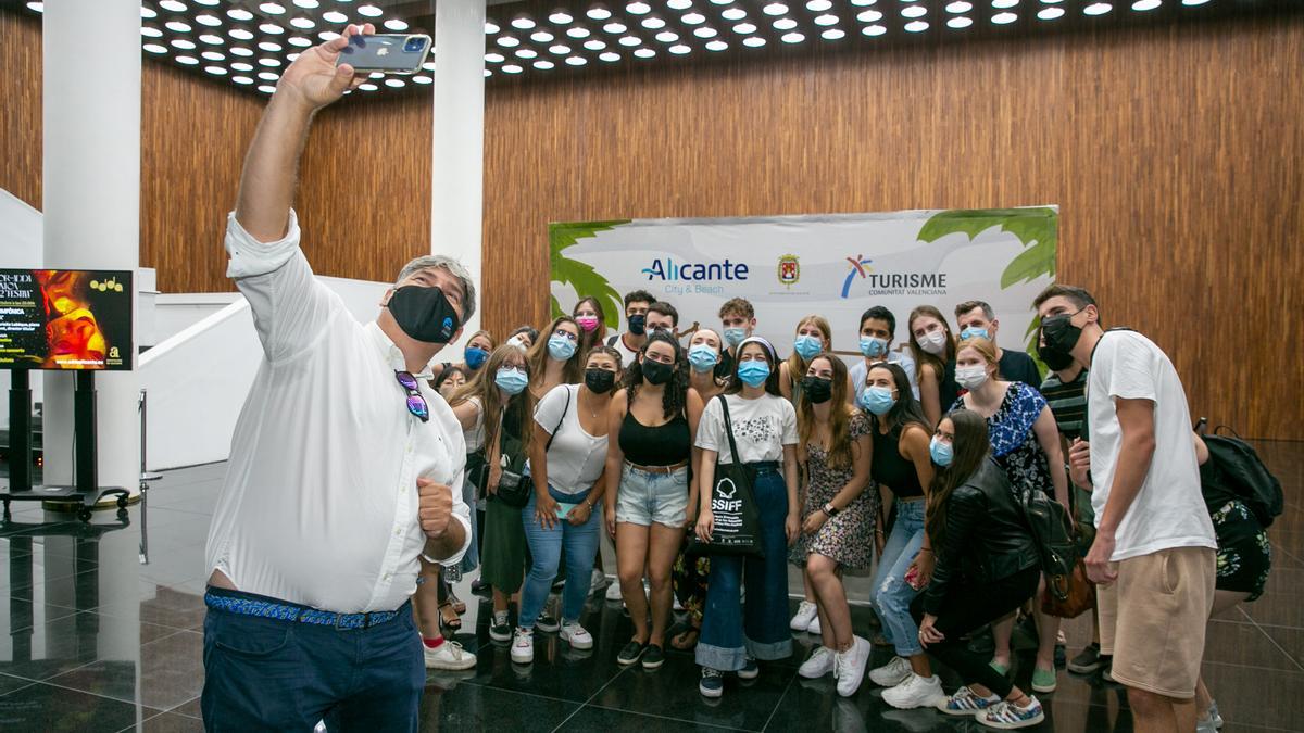 Alicante premia la contribución turística para la ciudad de Vectalia, Gastronou, Alicante Gastronómica y Muelle 12