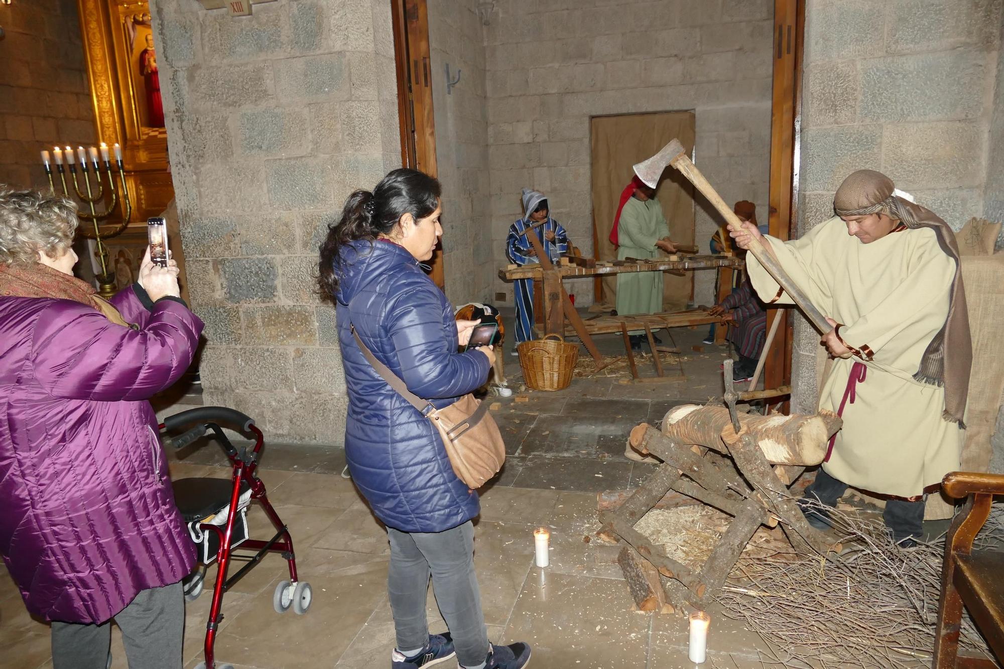 Èxit d'assistència al Pessebre Vivent de l'Església de Sant Pere de Figueres