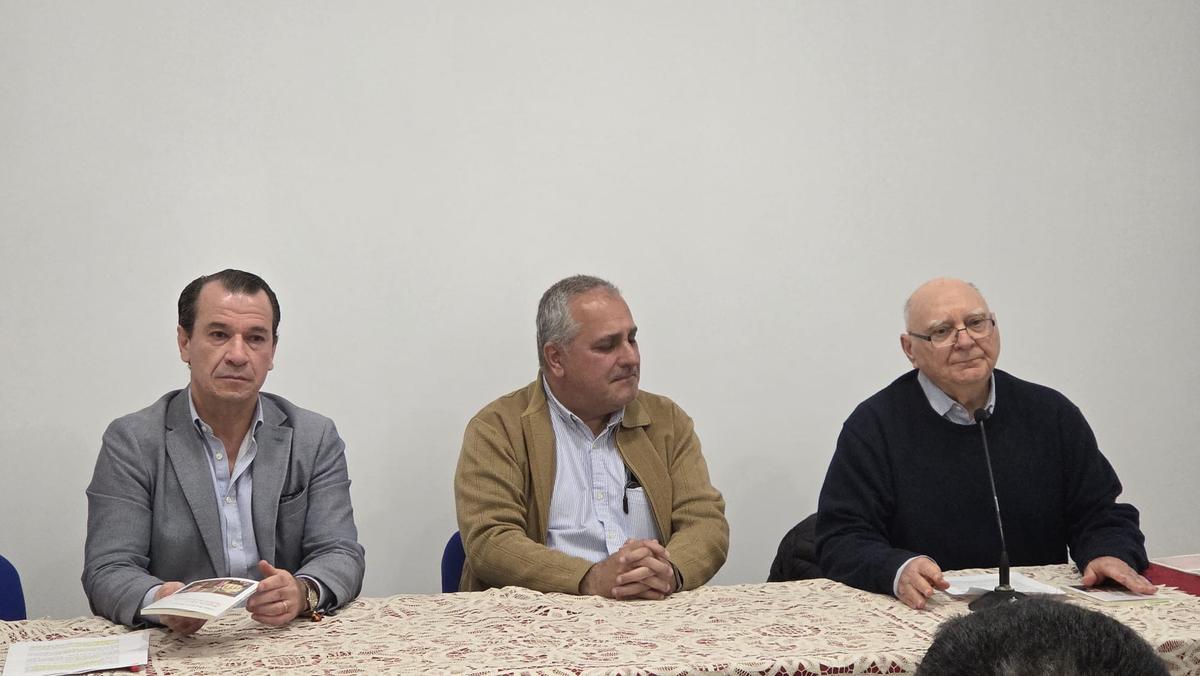 Joan Andreu, en el centro, ha estudiado en profundidad la vida y pensamiento de Llull