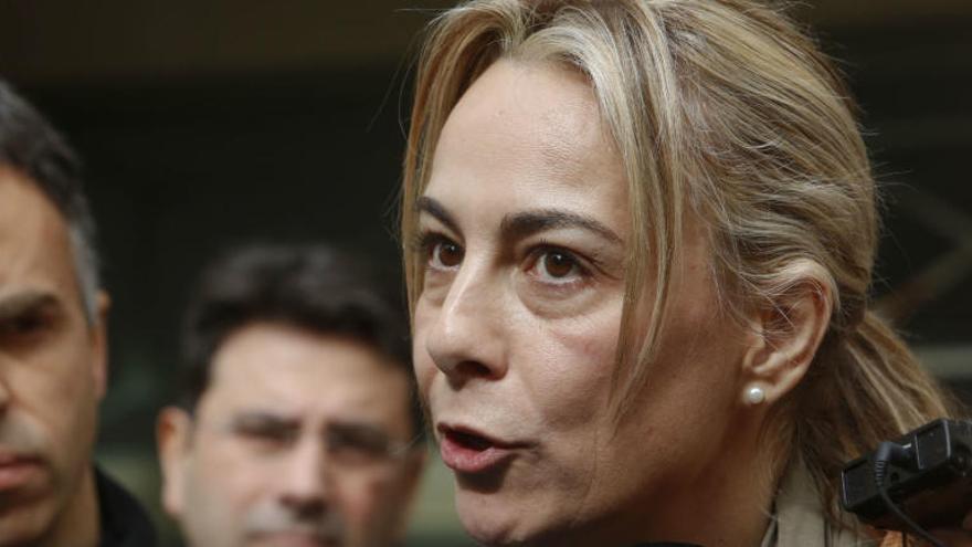Sonia Castedo no recurre el fallo que exculpa a Nuria Roca por llamarla &quot;choriza&quot;