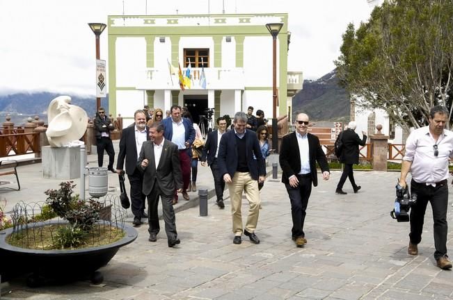 VISITA DE FERNANDO CLAVIJO A TEJEDA