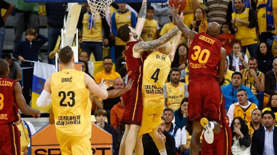 Oliver en la ‘semi’ de 2016 ante el Galatasaray;