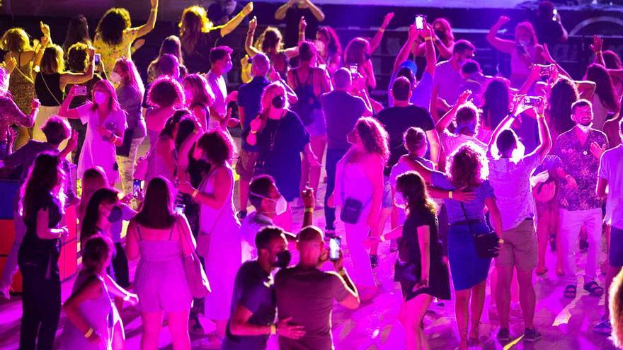 Prueba piloto: Ibiza vuelve a bailar
