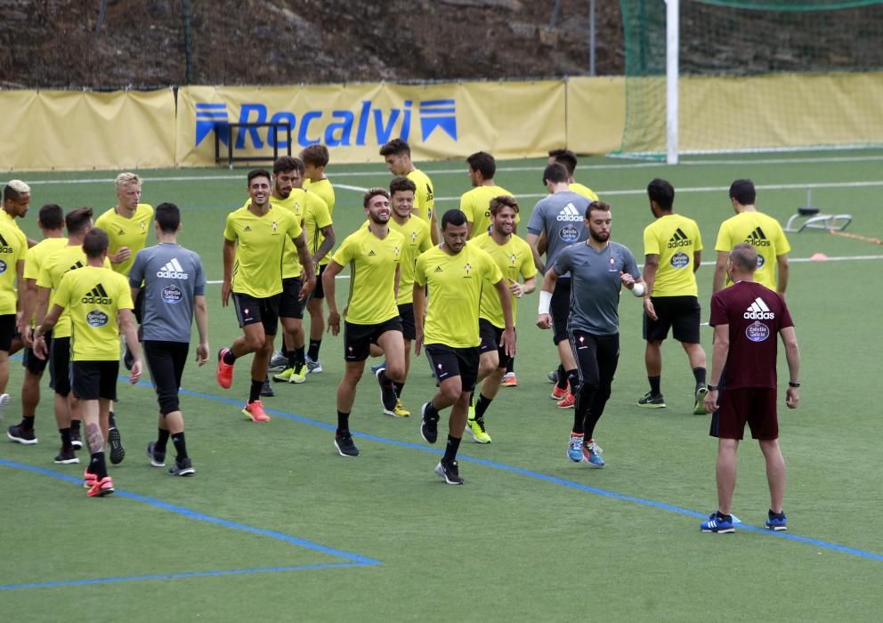 El Celta entrena en A Madroa // M.Canosa