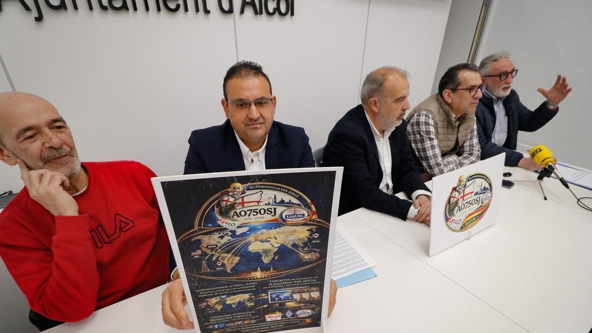 El 750 aniversario del patronazgo de Alcoy resonará por todo el mundo de la mano de los radioaficionados