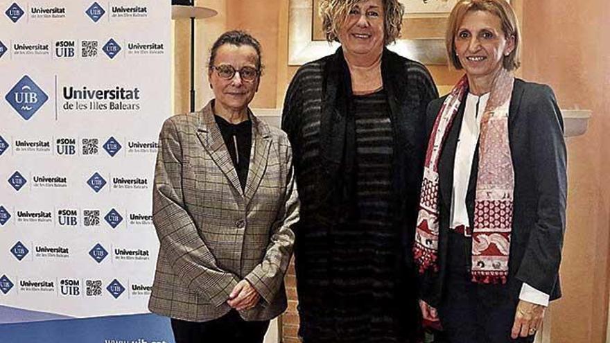 Francisca Mas (Consell Social UIB), Maria Llompart (Vicerrectora) y AntÃ²nia Fullana (gerente).