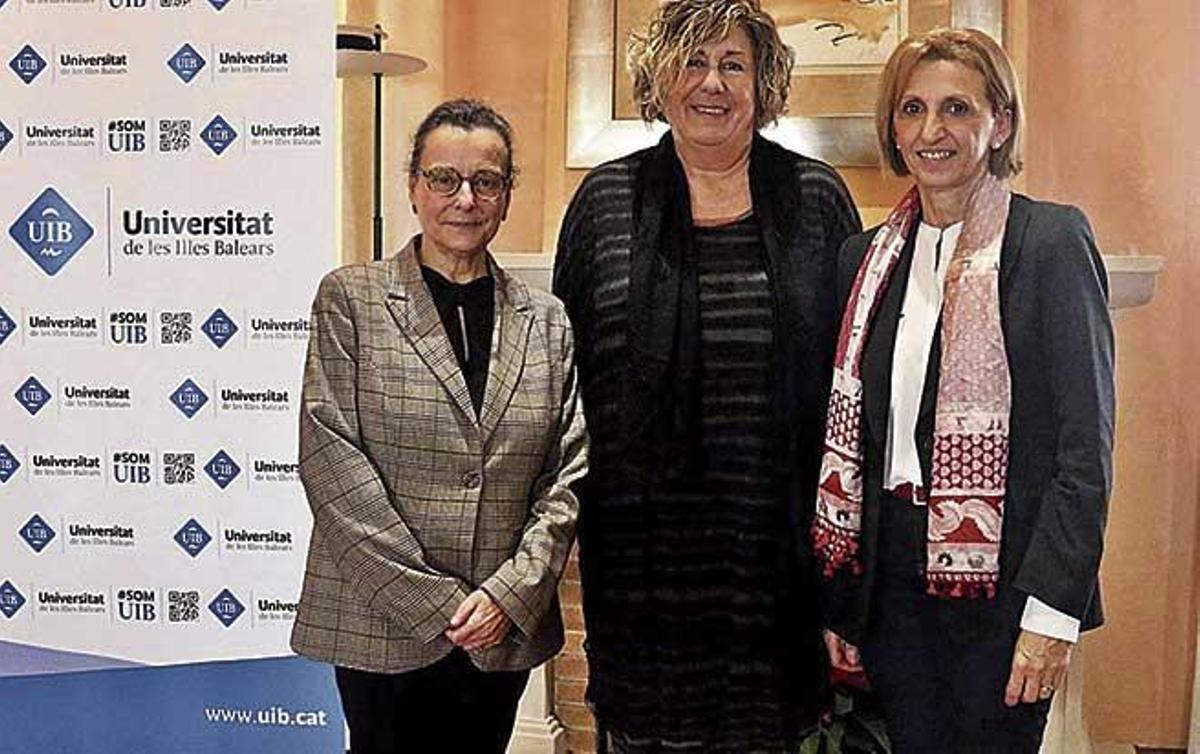 Francisca Mas (Consell Social UIB), Maria Llompart (Vicerrectora) y Antònia Fullana (gerente).
