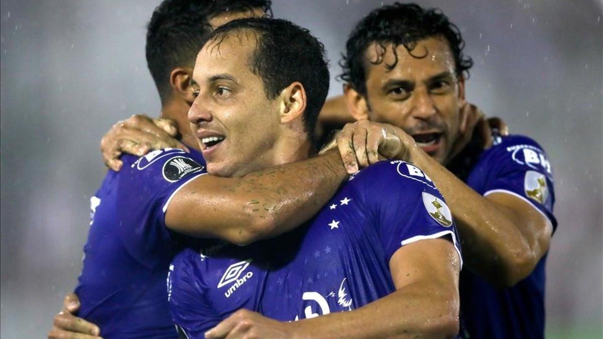 Cruzeiro logra una importante victoria como visitante en la Copa Libertadores ante Huracán