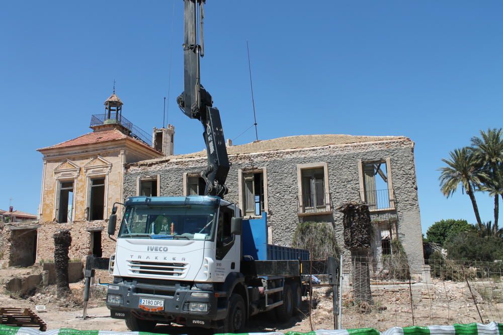 Casa y Torre de Los Balcones con imágenes captadas entre 2008 y 2017 y en el que se observa el deterioro del inmueble