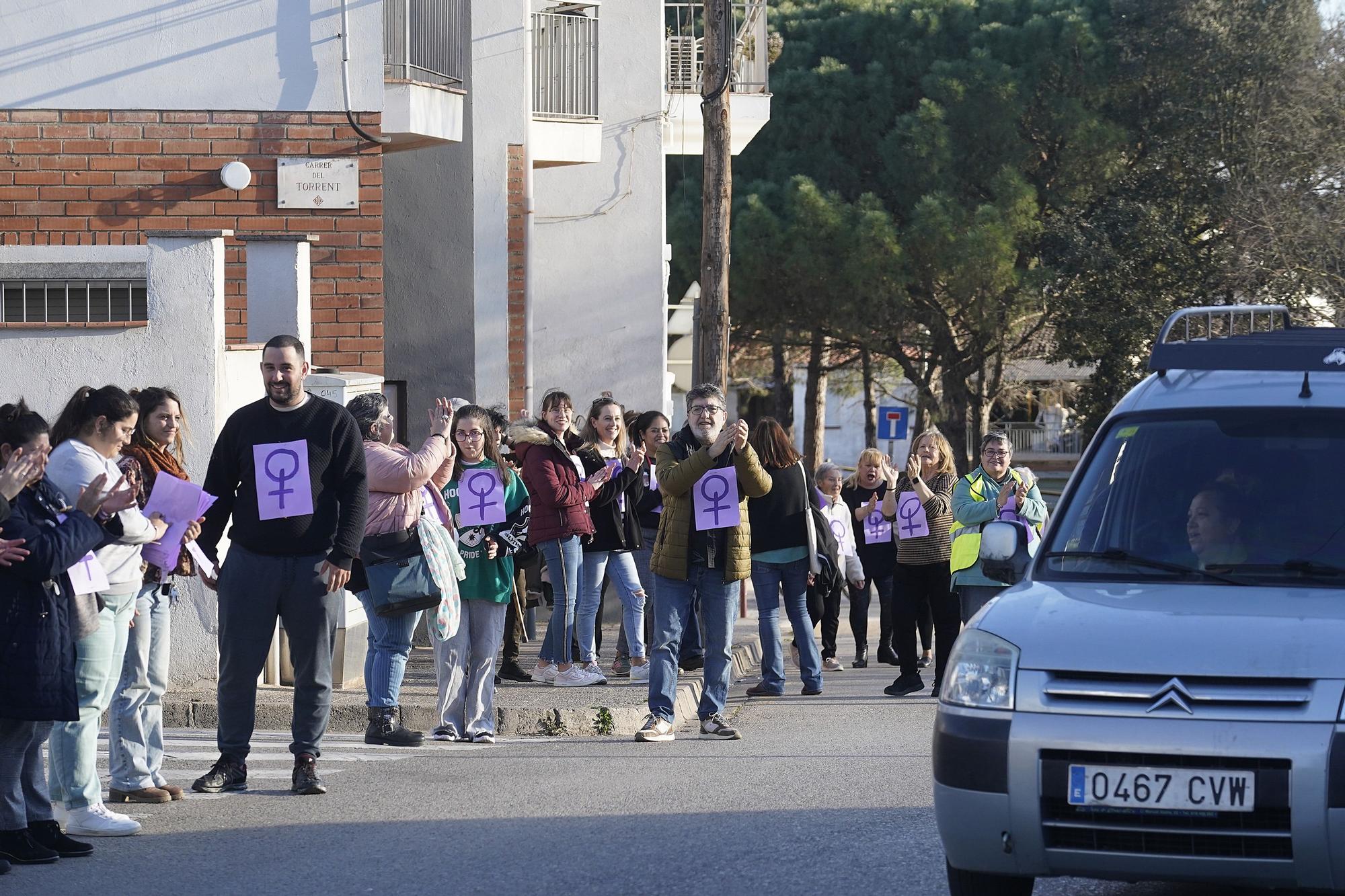 Les imatges de la cadena humana a Girona Est pel 8M