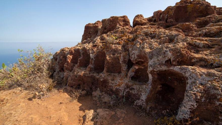 El yacimiento del Tagoror del Gallego tendrá paneles y rutas desde el Cenobio