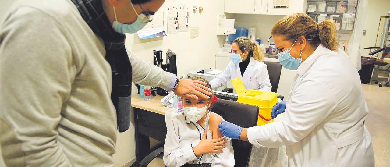 Inicio de la vacunación frente al covid en niños de 5 a 11 años en Córdoba.