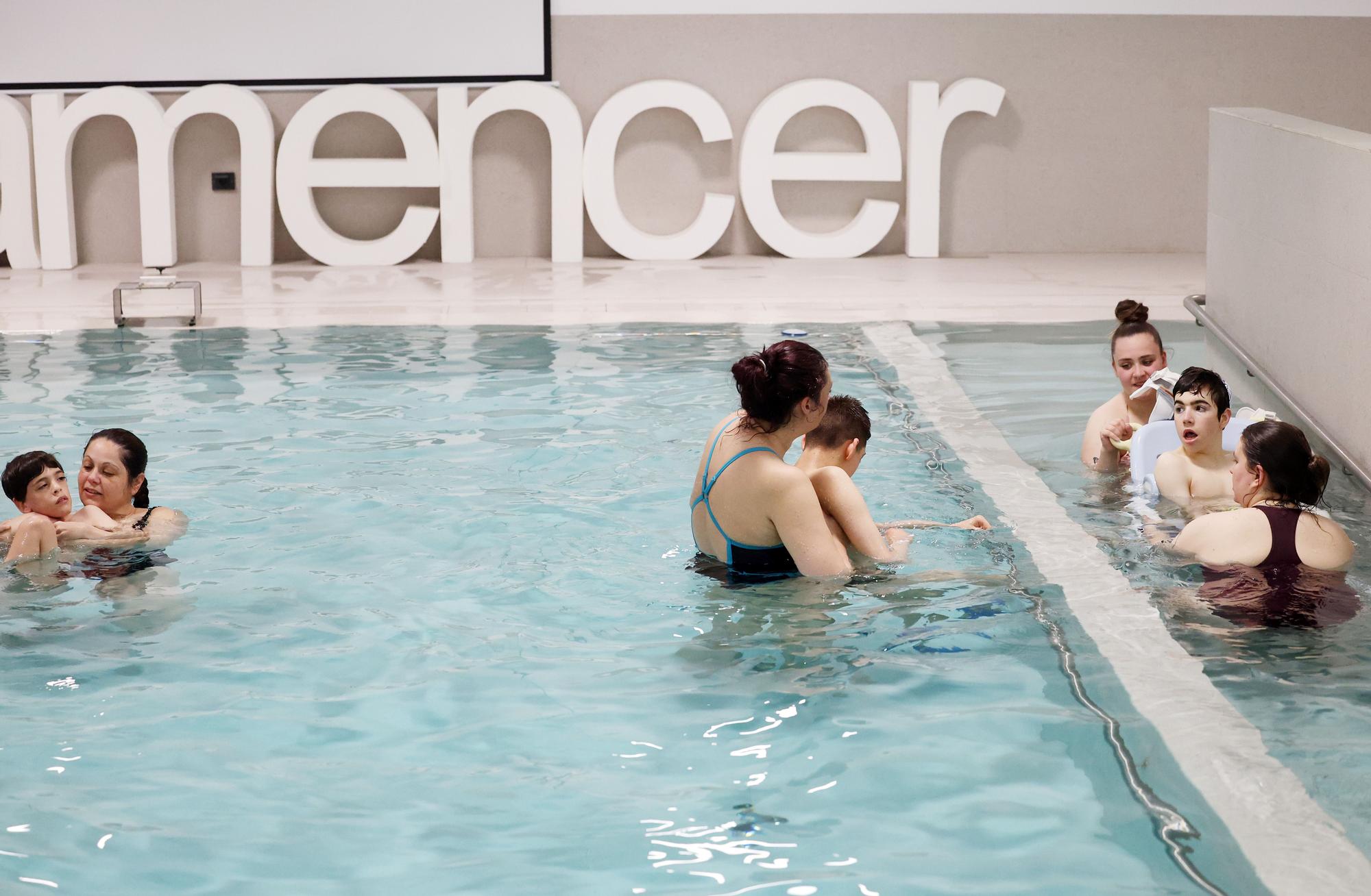 Una terapia tan única como beneficiosa: así es la piscina multisensorial de Amencer-Aspace en Vigo