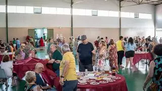Un vino de honor para los vecinos de La Antigua de Mérida