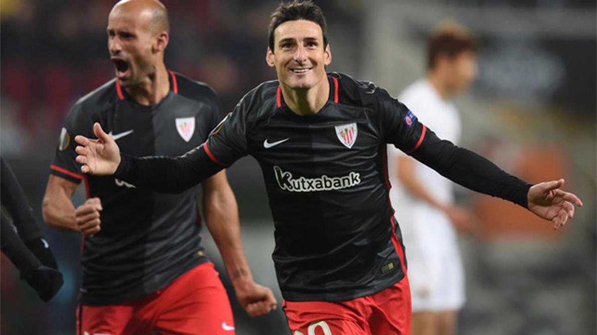 Aduriz celebra un gol con el Athletic