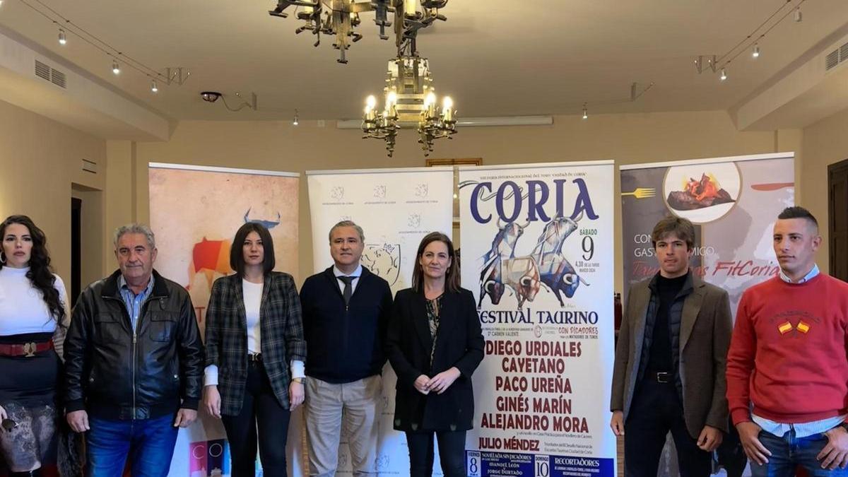 Acto de presentación, ayer, del cartel taurino de la feria del toro de marzo.
