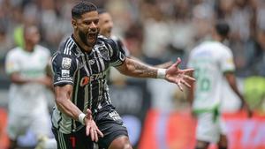 Hulk celebra su centésimo gol con el Atlético Mineiro