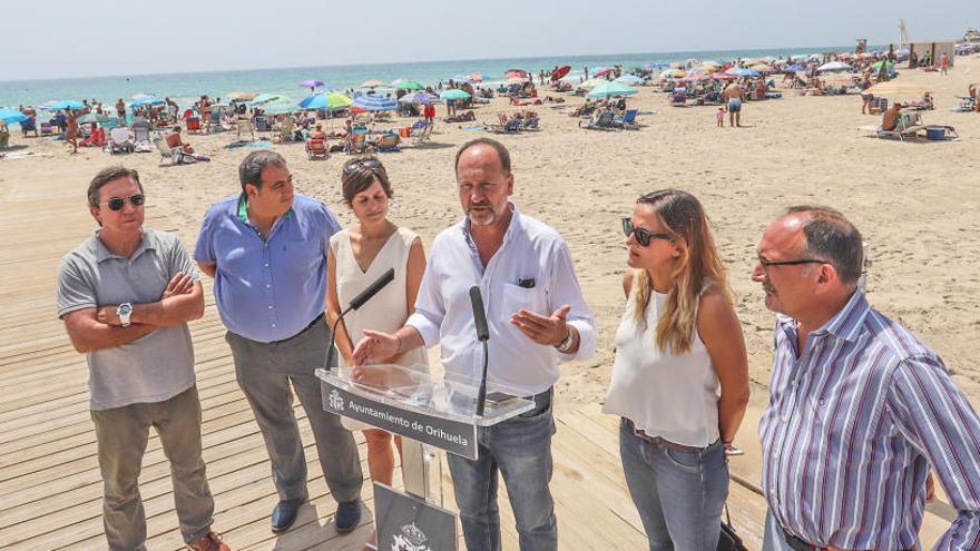 Bascuñana, ayer, junto a Galindo y Almagro (PP), y Boné y Noguera (Cs).