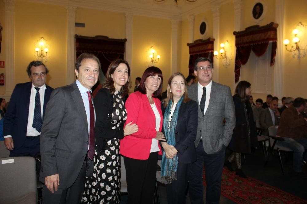 Entrega de la Cruz de la Orden Civil de Alfonso X el Sabio.