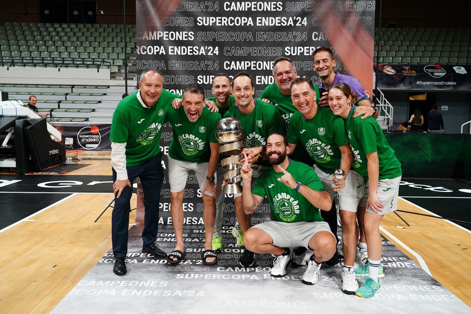 Sesión de fotos al Unicaja como campeón de la Supercopa de España 2024, tras derrotar al Real Madrid
