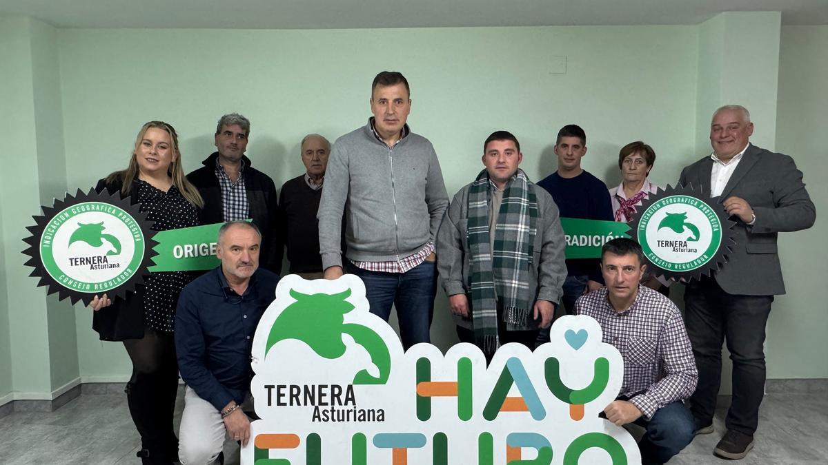 La nueva directiva de Ternera Asturiana.