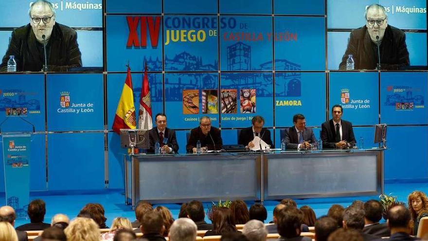 Discursode las autoridades durante la inauguración del XIV Congreso del Juego de Castilla y León.