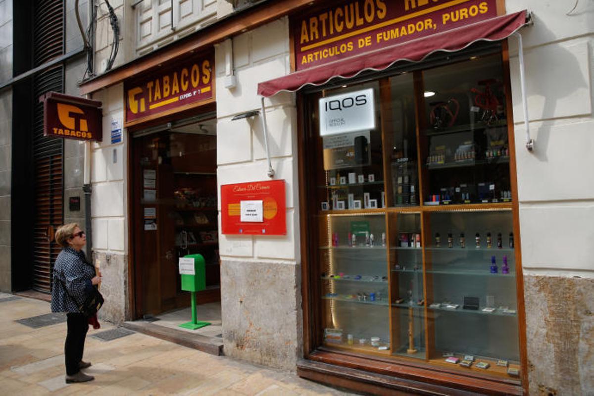 ¿Cierran los estancos? Estos son los negocios que siguen abiertos pese al estado de alarma