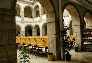 Las bibliotecas más bonitas de Madrid donde desconectar y sentarte a leer.