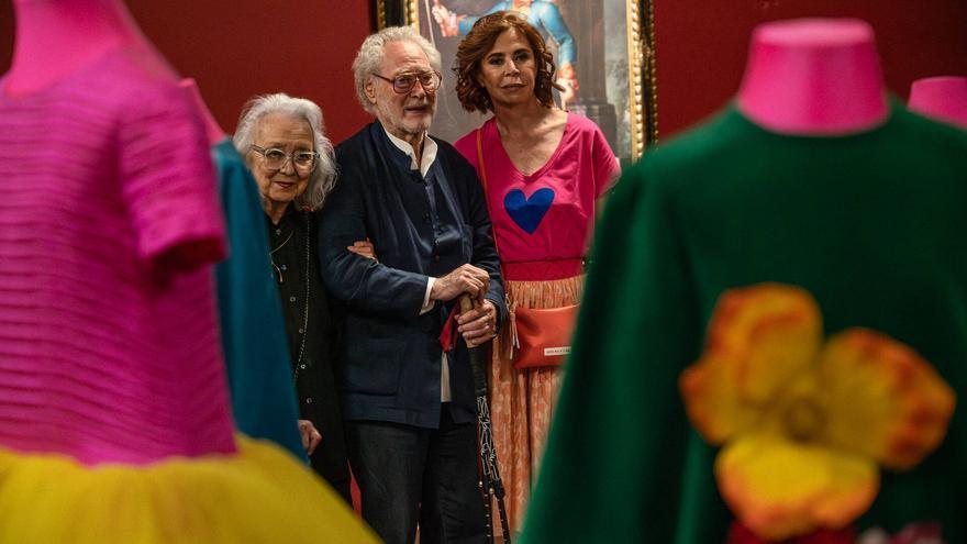 Los diseños de Ágatha Ruiz de la Prada dialogan con cuadros históricos en el Museu Sa Bassa Blanca