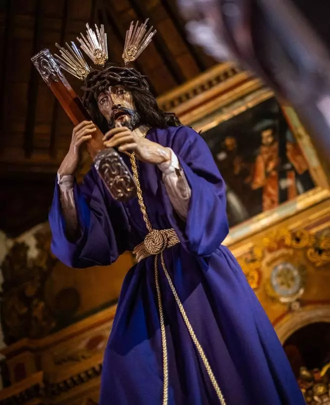 El Nazareno, portada del programa de la Semana Santa con 40 procesiones