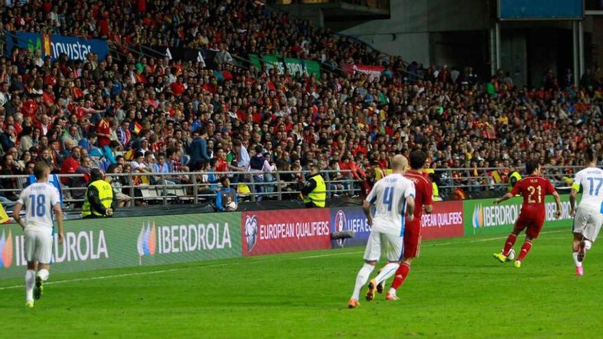 Un momento del España-Eslovaquia del sábado en el Tartiere.