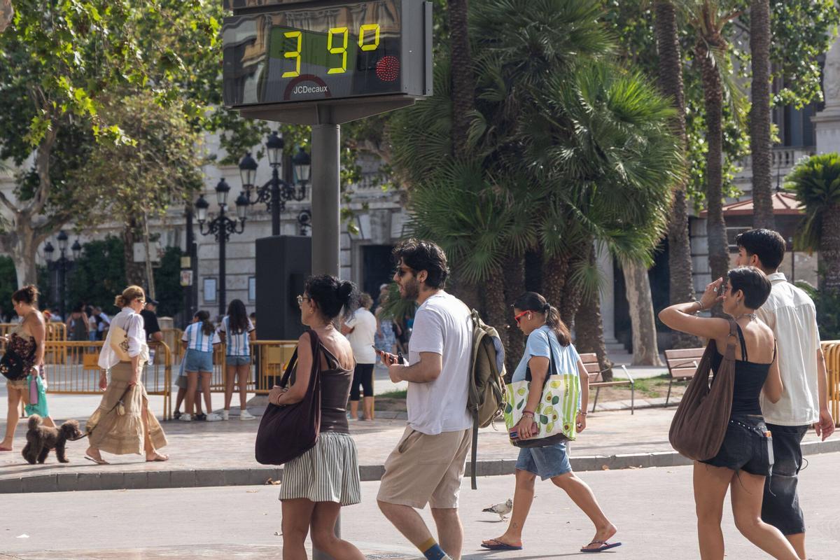 Valencia. VLC. Calor, termómetro plaza del Ayuntamiento