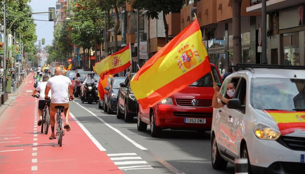 Manifestación organizad por VOX contra el Gobierno