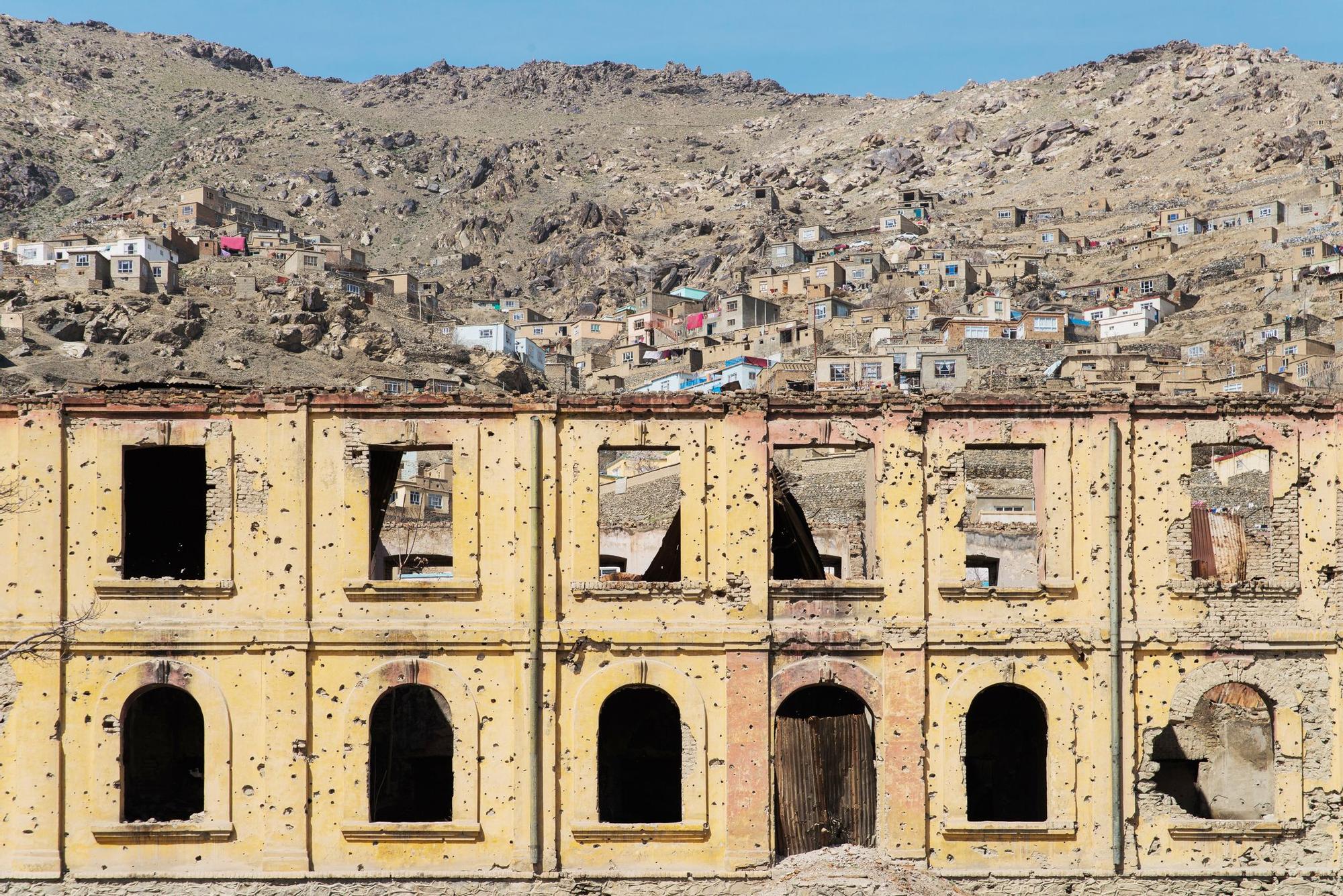 Las guerras y los talibanes han dejado Kabul casi en ruinas