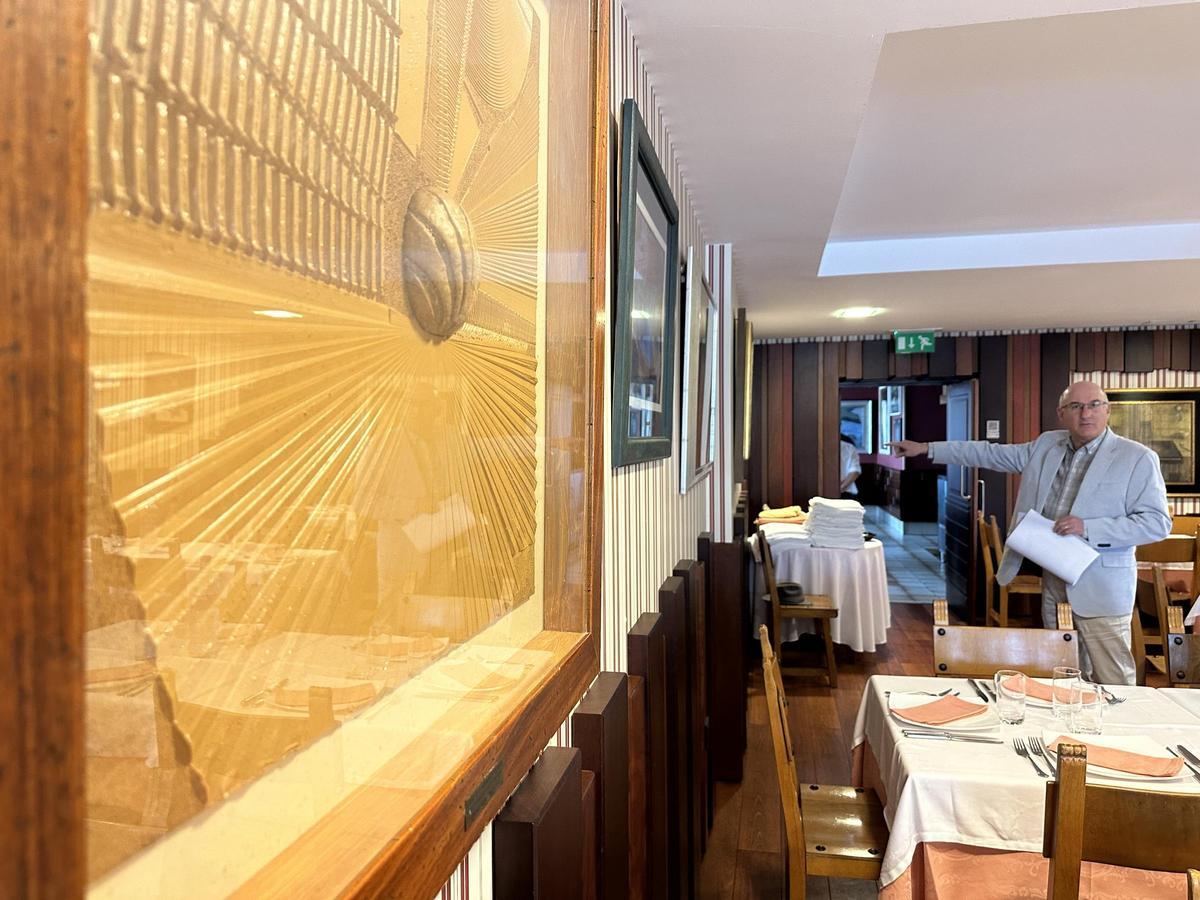 Obras de arte en el famoso restaurante de Otur.