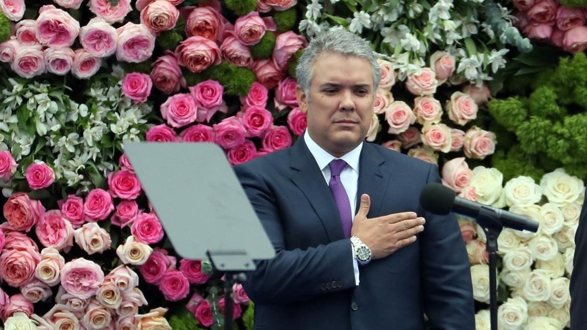 presidente de colombia iván duque toma posesión del cargo