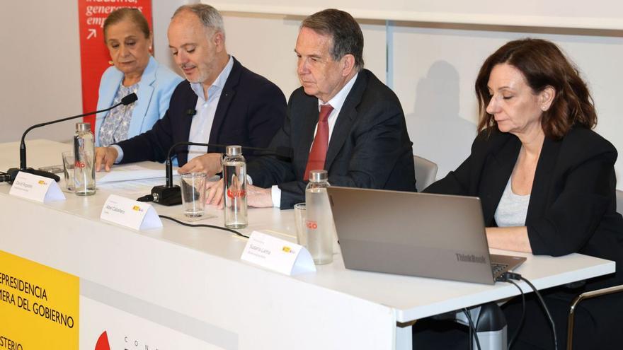 Carmela Silva, David Regades, Abel Caballero y Susana Lama, ayer. |  J. Lores