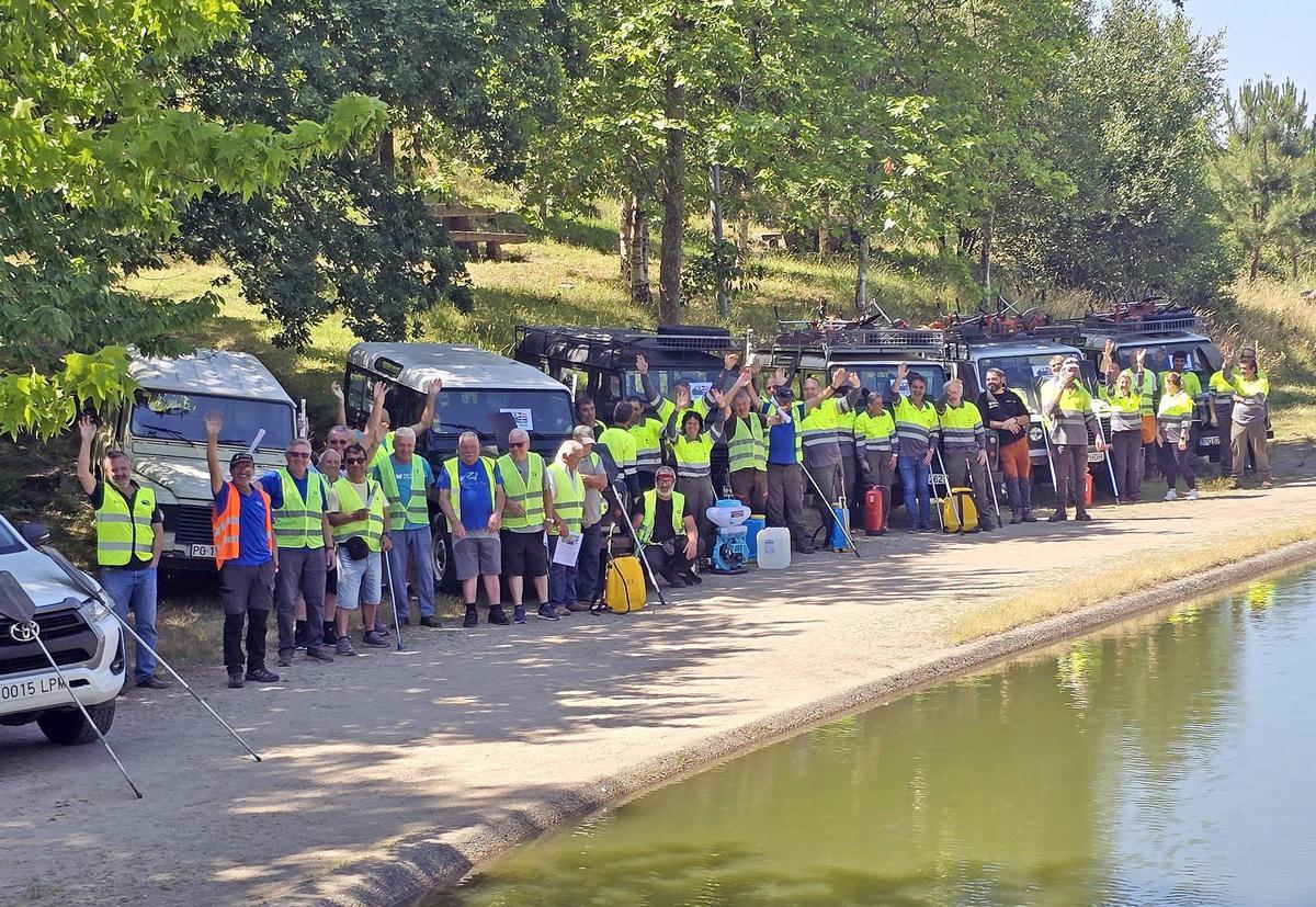 Grupo de vigilantes de montes para prevenir incendios.