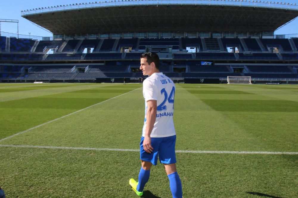 El defensa madrileño es presentado en La Rosaleda como nuevo jugador del Málaga CF. Es la tercera incorporación en el mercado invernal del club blanquiazul.