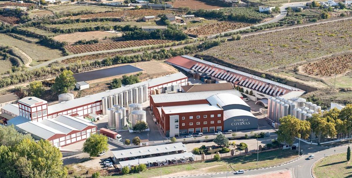 Vista aérea de las instalaciones de Coviñas en el término de Requena.